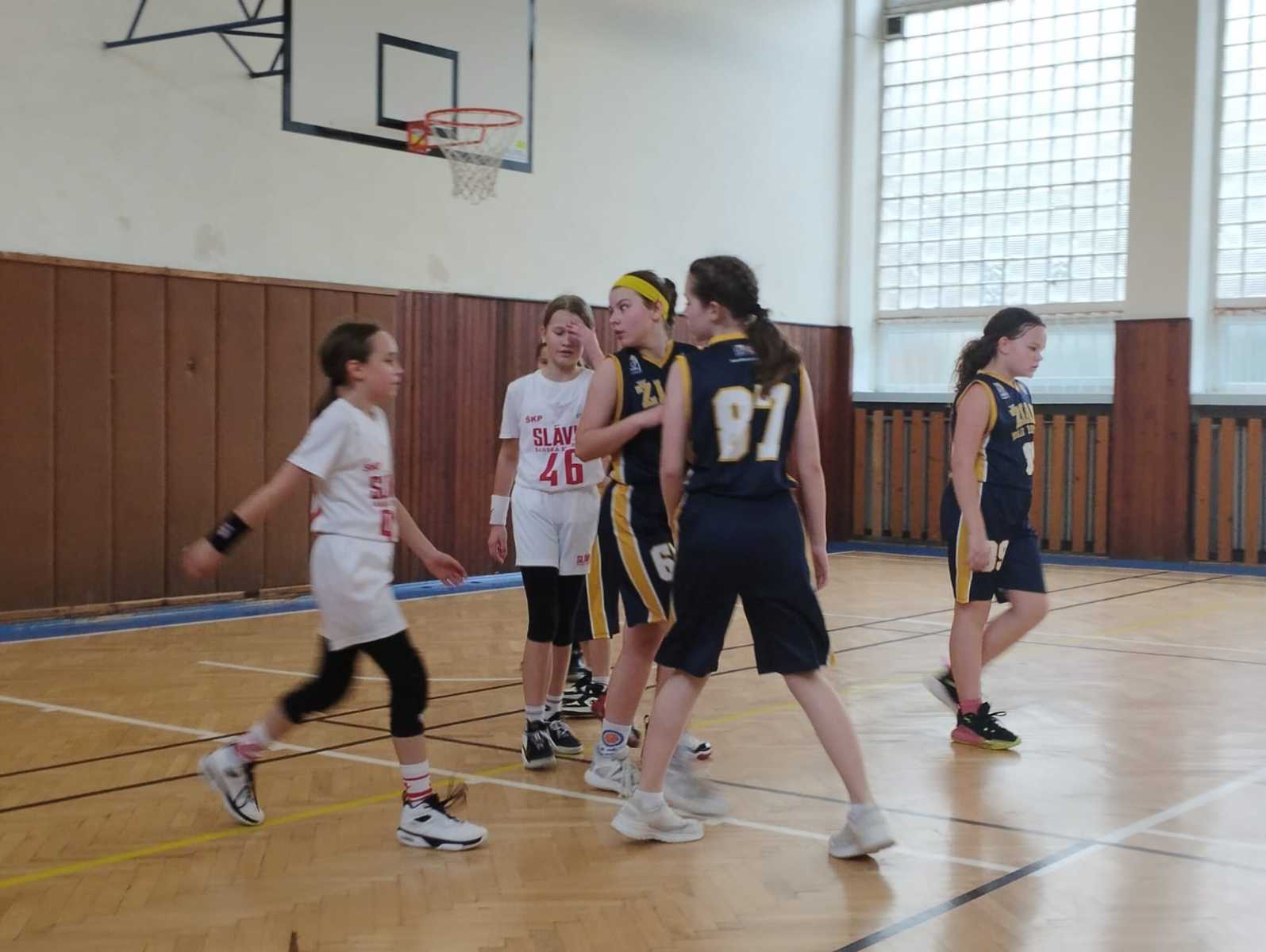Read more about the article Naše mladé basketbalistky vycestovali do Banskej Bystrice